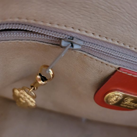 Authentic Red Gucci bag. - Picture 6 of 6